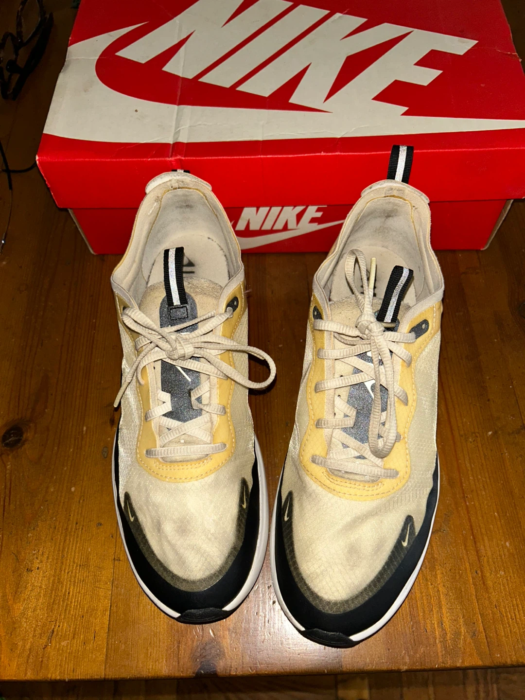 Nike Air Max Dia Women’s Running Shoes SZ 9 ⚽️