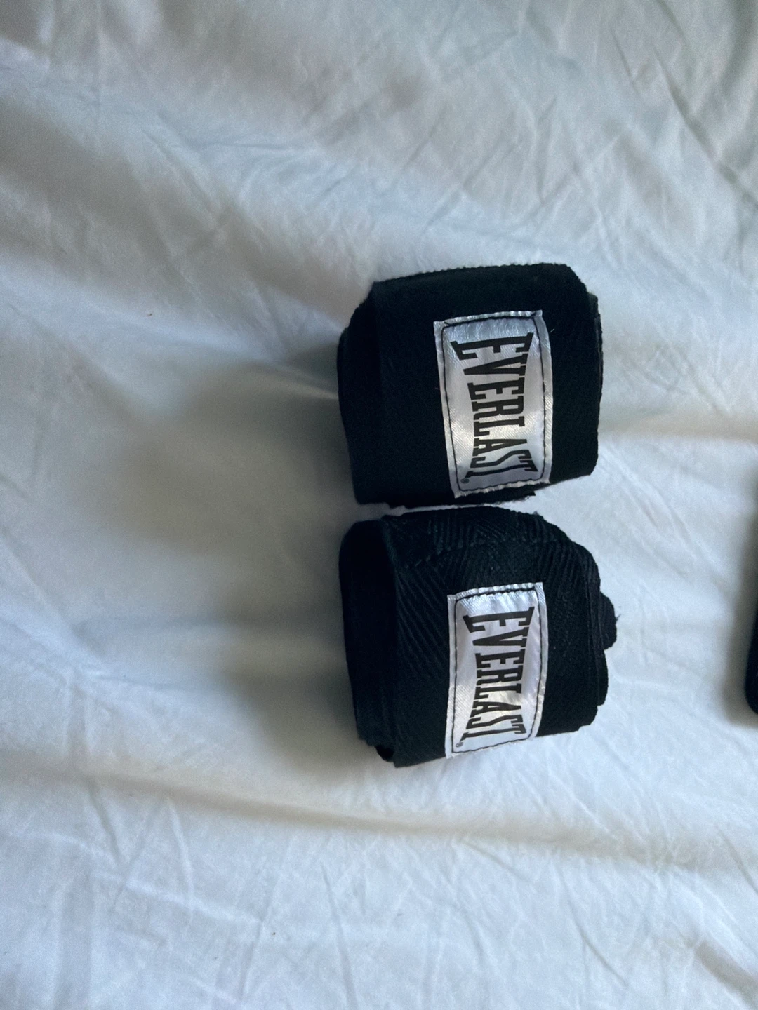 Everlast heavy bag and 12 ounce Boxing Gloves, with handwraps - photo 5