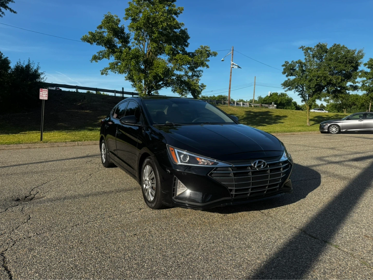 2019 Hyundai Elantra Sedan - photo 3