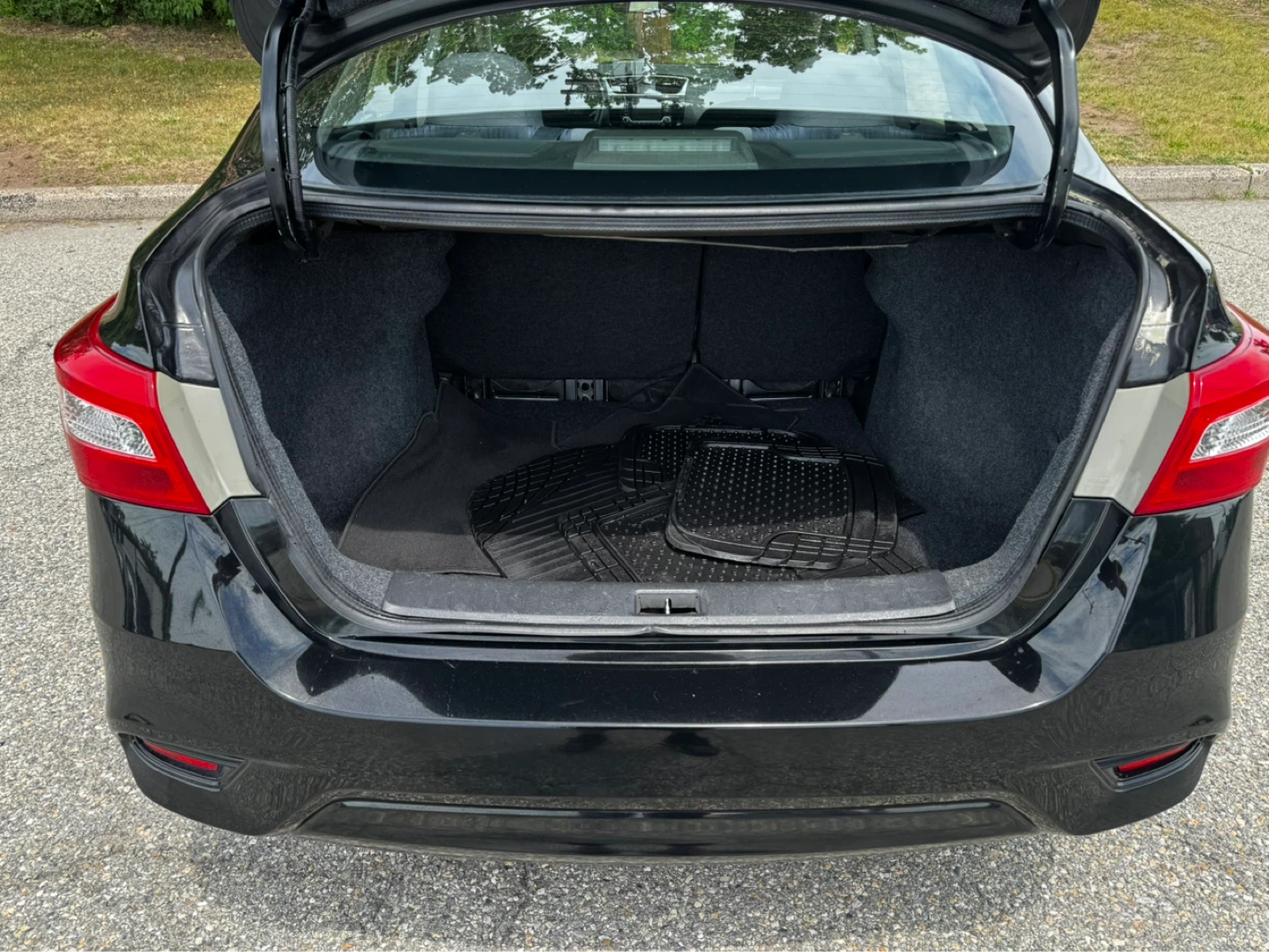 2017 Nissan Sentra SV Sedan - photo 5