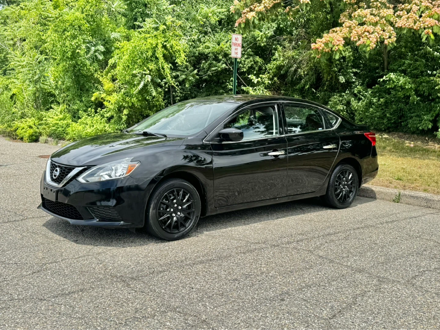 2017 Nissan Sentra SV Sedan - photo 2