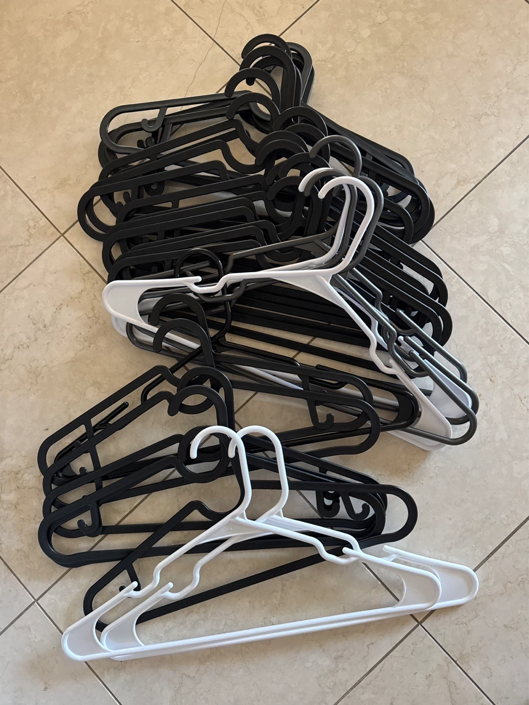 Bundle of 30 Plastic Hangers (Black & White)