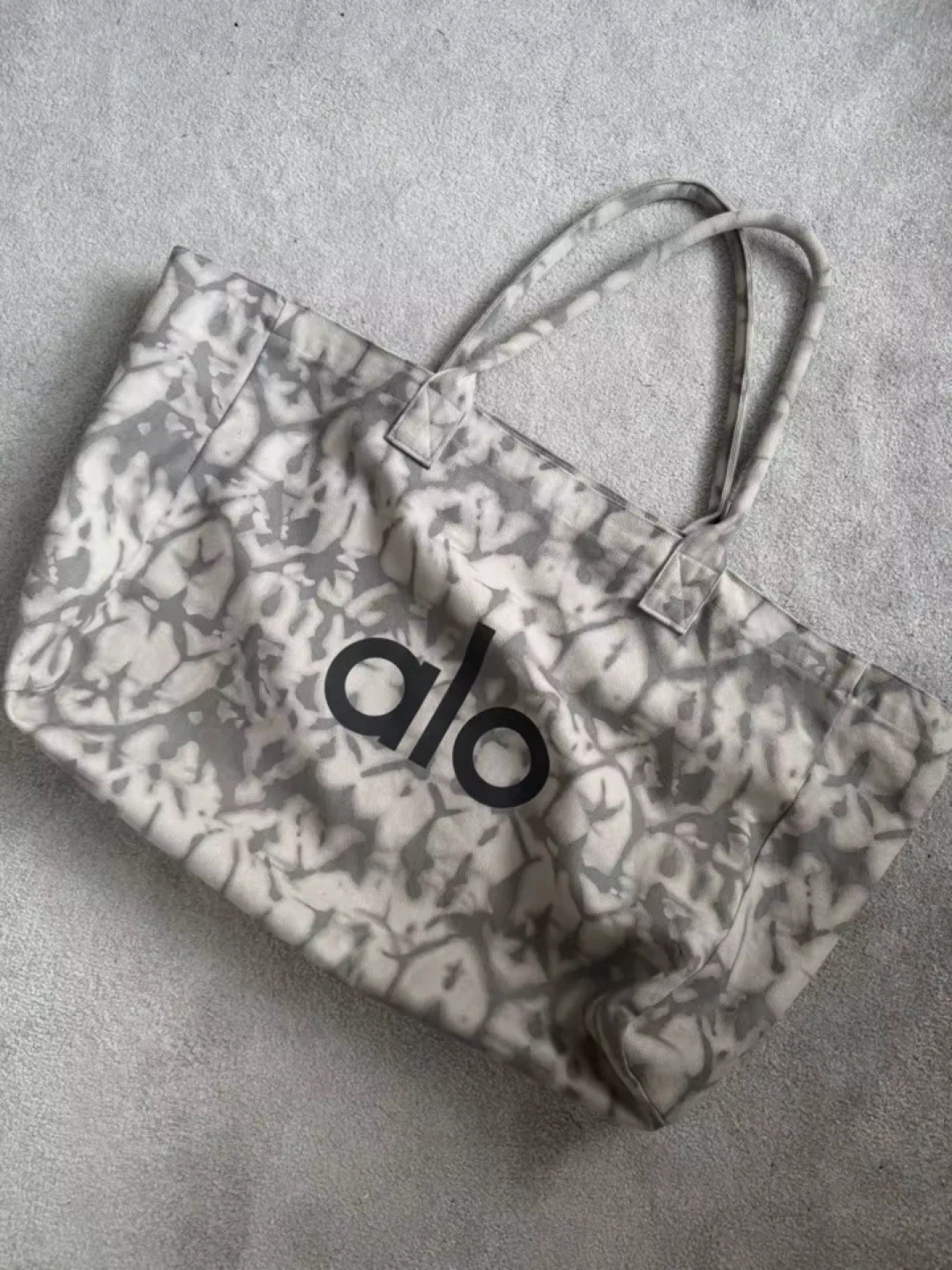 Alo Yoga Grey Tie-Dye Tote Bag