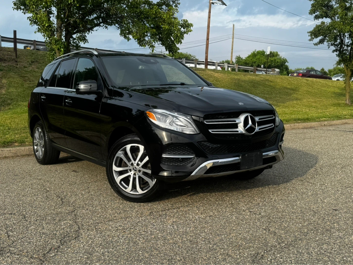 2018  Mercedes-Benz GLE 350 4MATIC SUV - photo 2