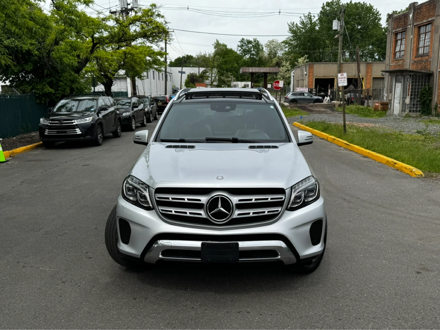 2017  Mercedes-Benz GLS 450 4MATIC - photo 4