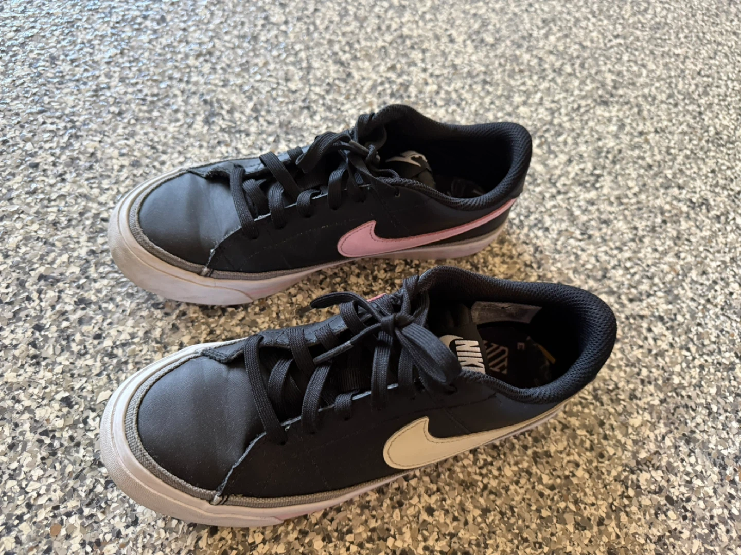 Girls’ Nike Shoes – 22.5 cm - photo 3