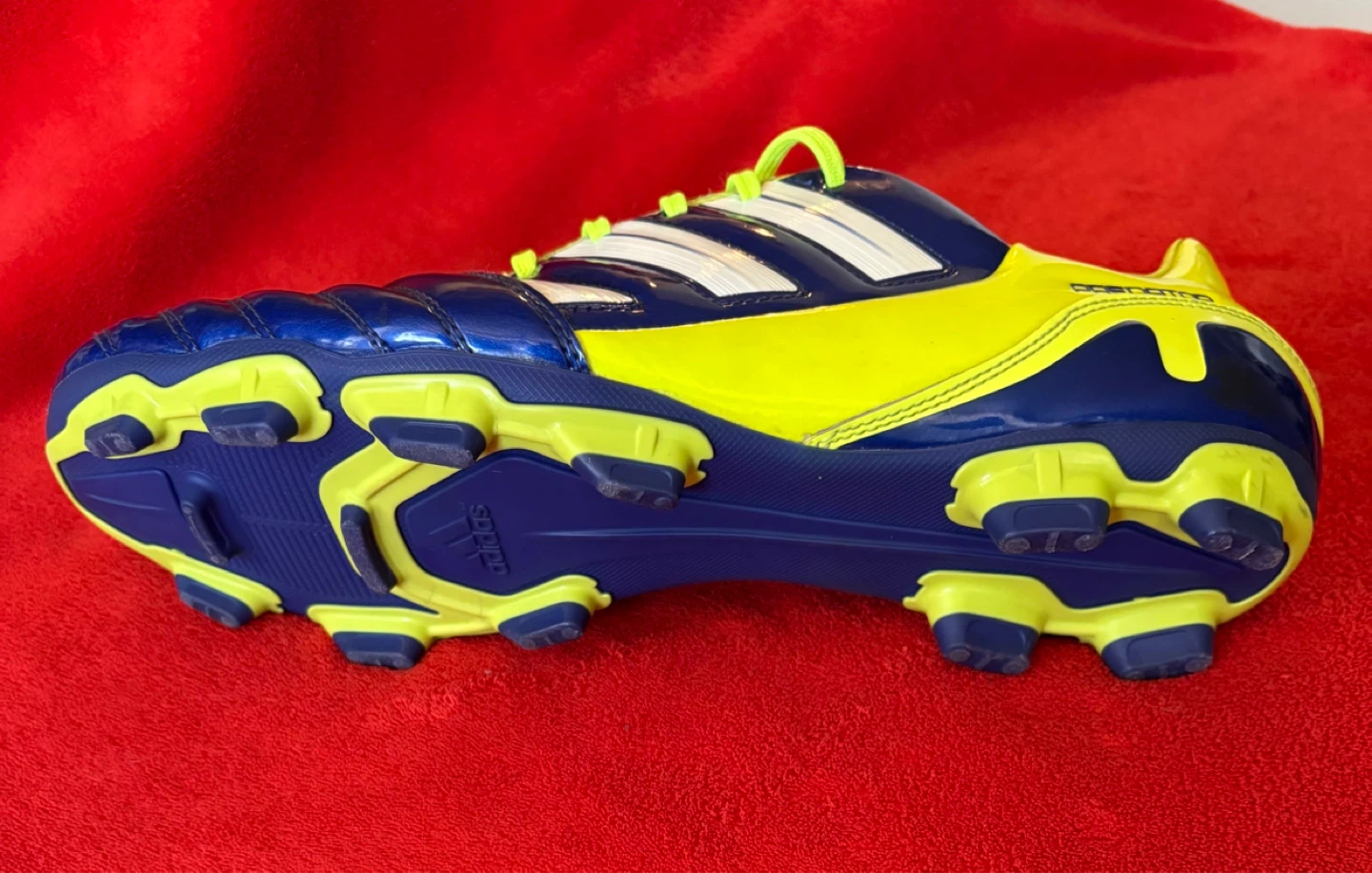 Soccer shoes - photo 3