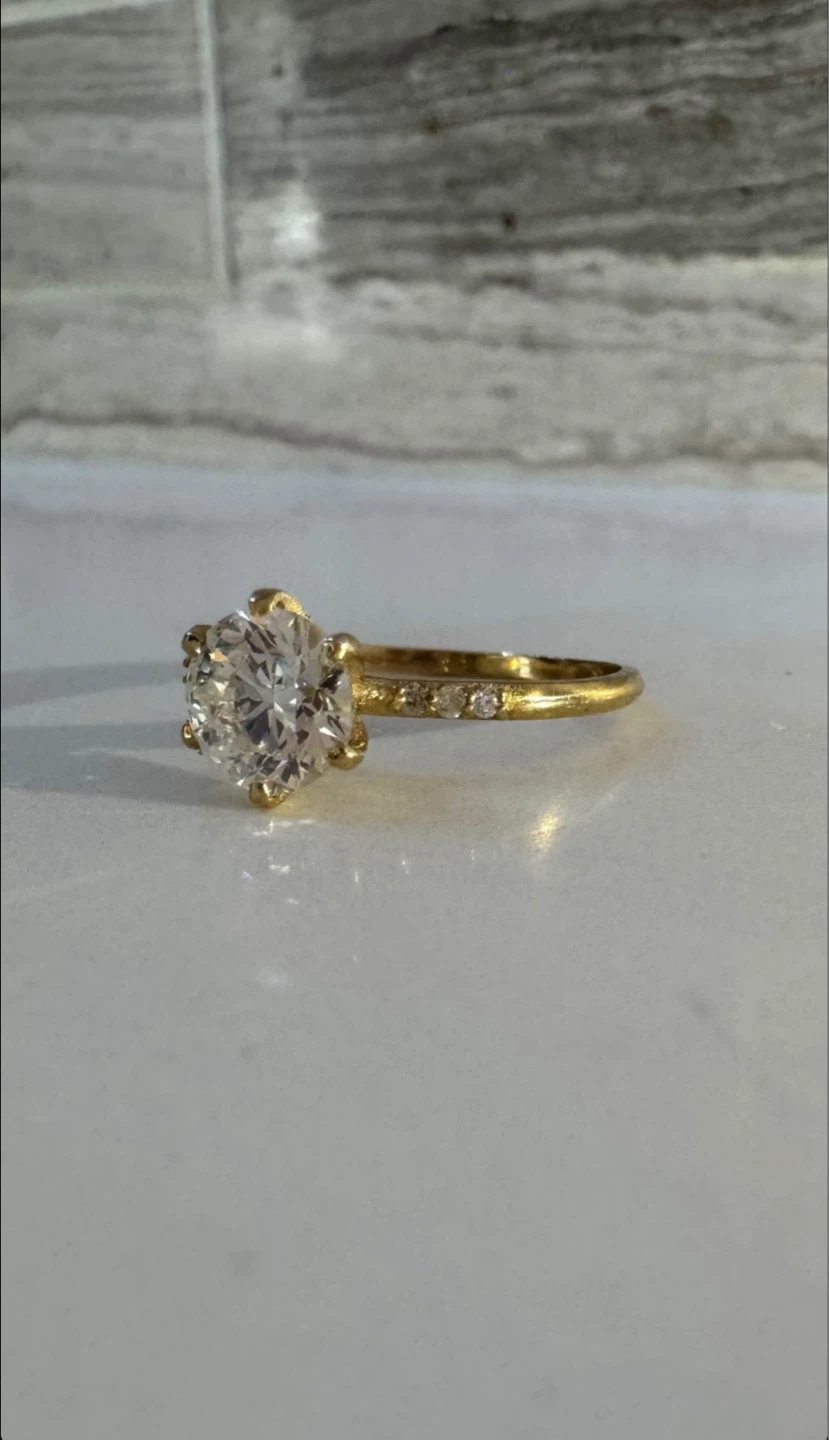 1.04ct Round Brilliant Cut Diamond Engagement Ring - photo 2
