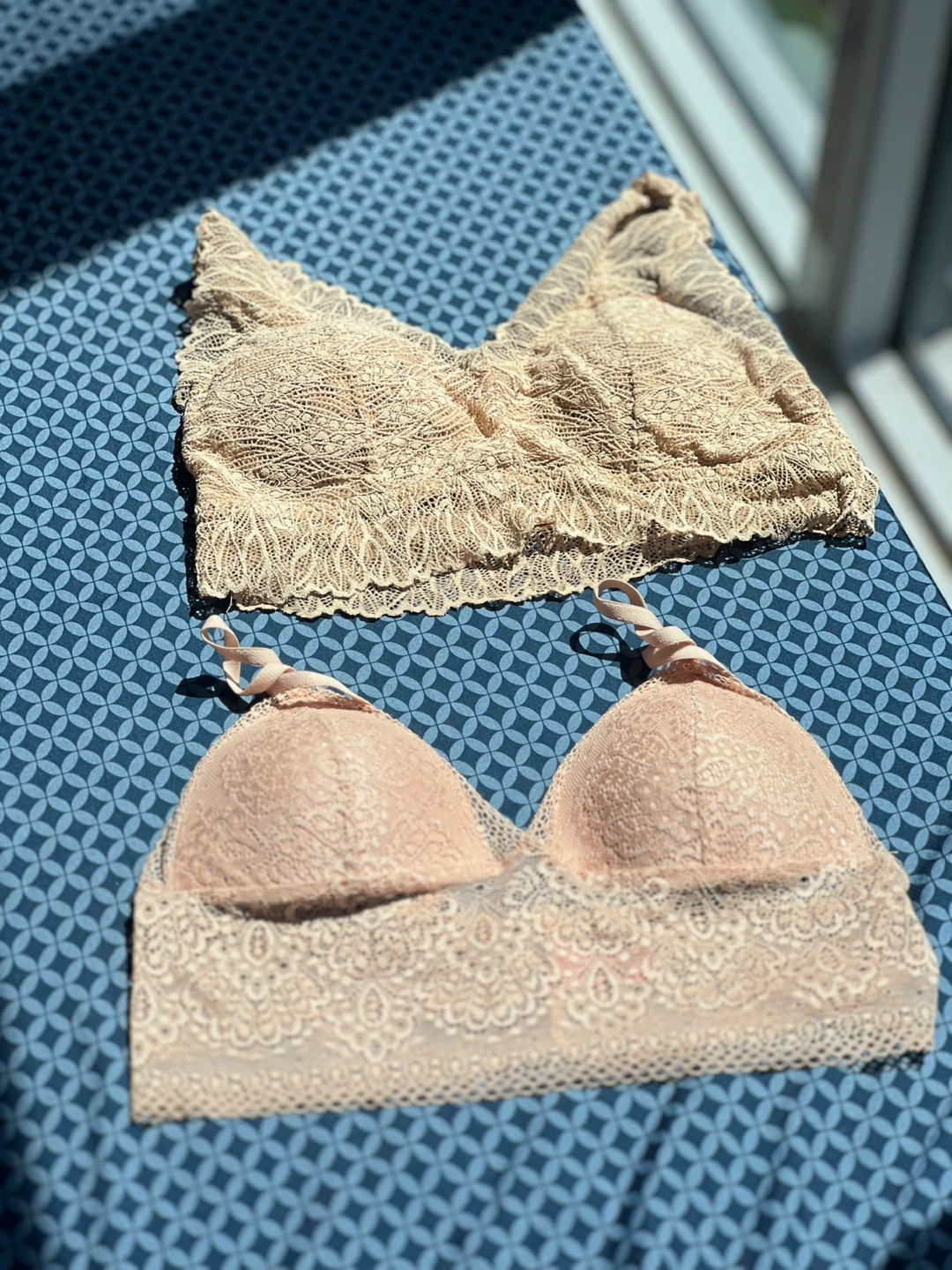 2 Lace Bralettes - photo 2