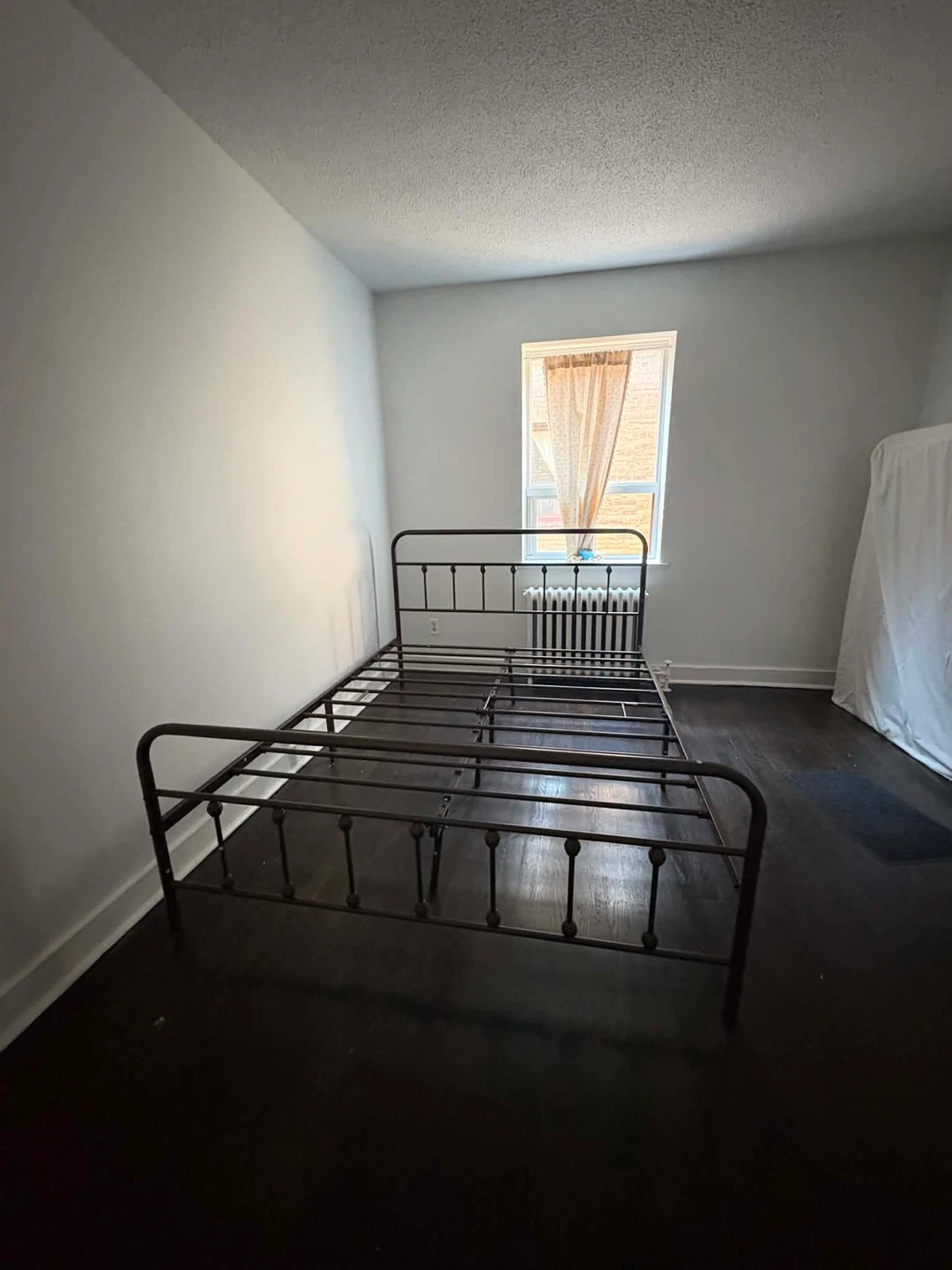 Classic Iron Platform Bed with High Headboard and Footboard - photo 3