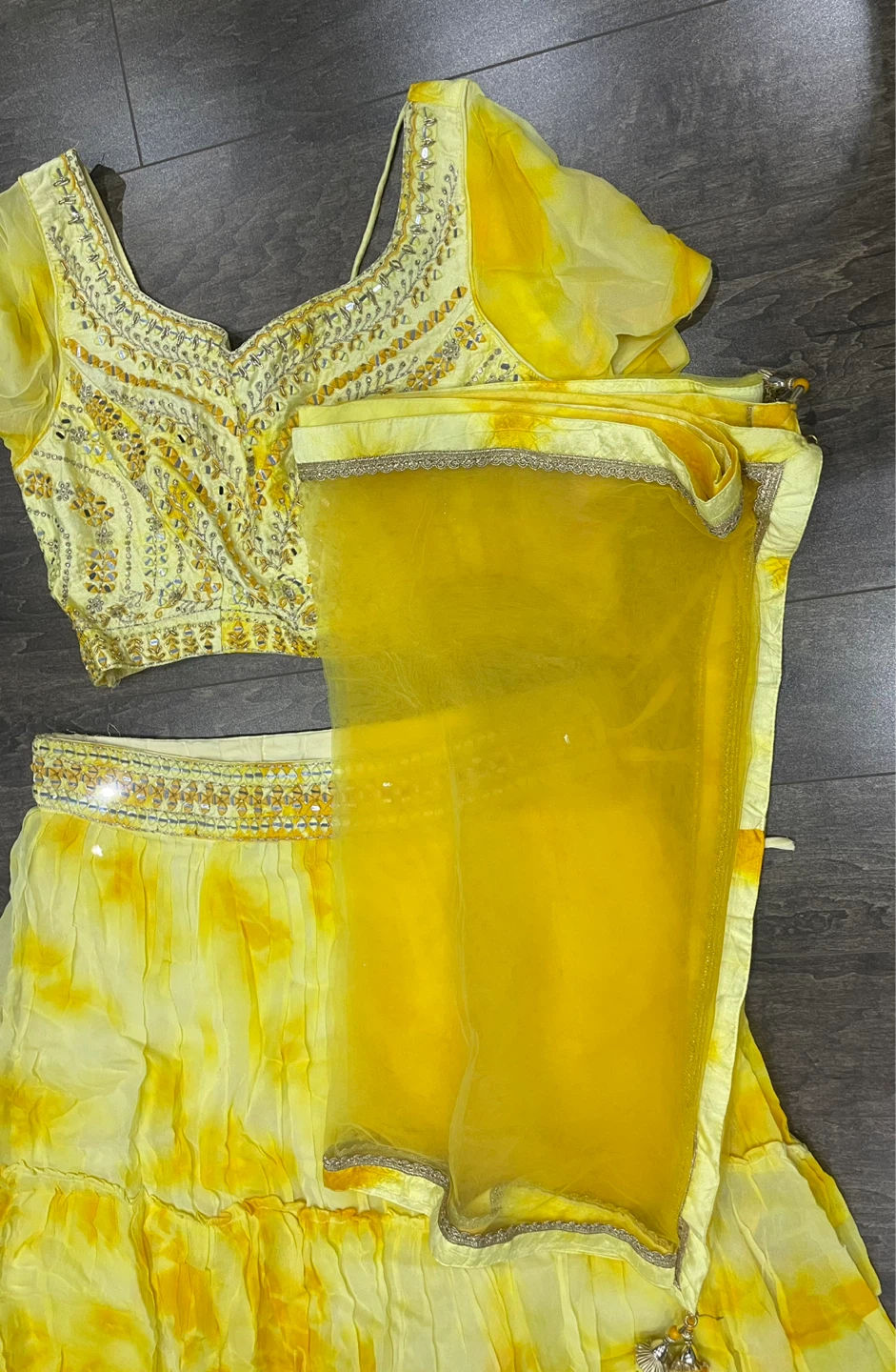 Yellow Embroidered Skirt and Blouse Set with Dupatta - photo 4