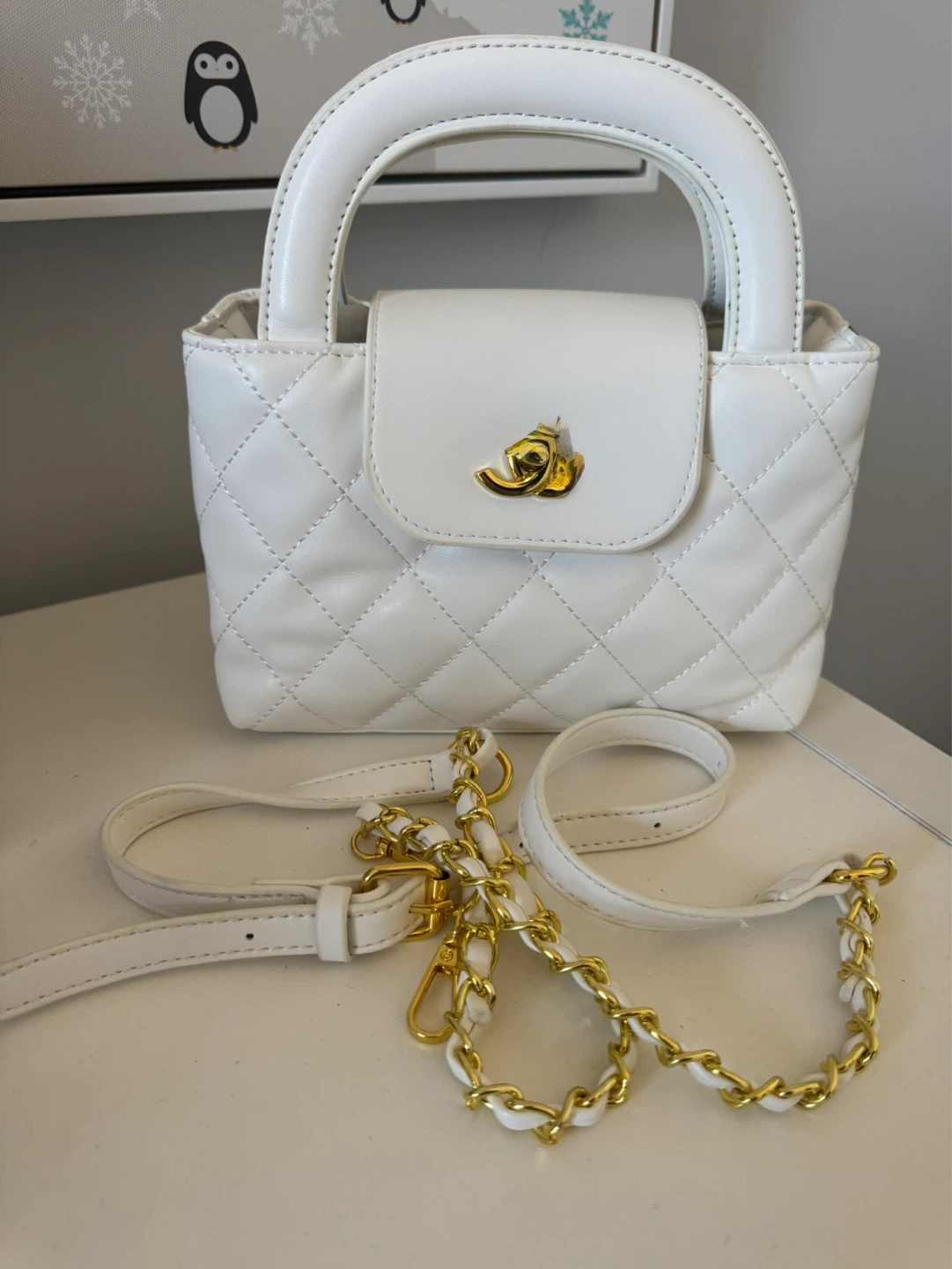Women’s designer purse - msg for full pics