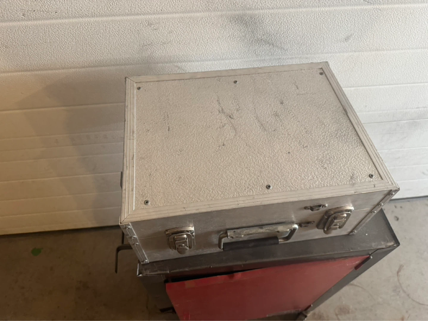 Large Aluminum Toolbox with Tool pouches - photo 2