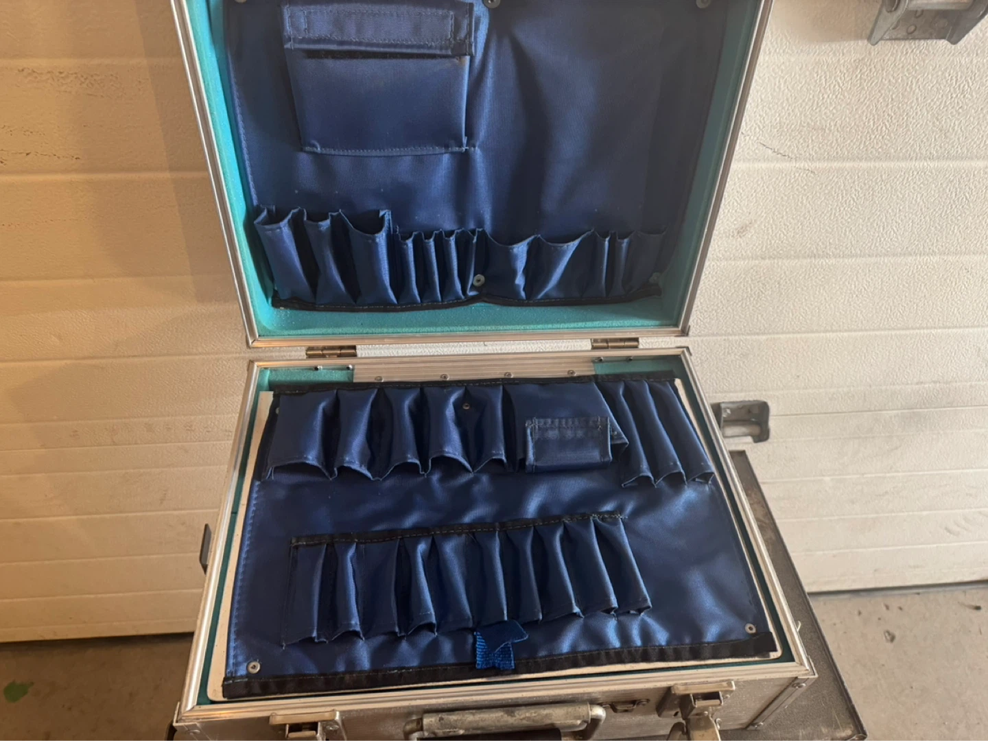 Large Aluminum Toolbox with Tool pouches - photo 3