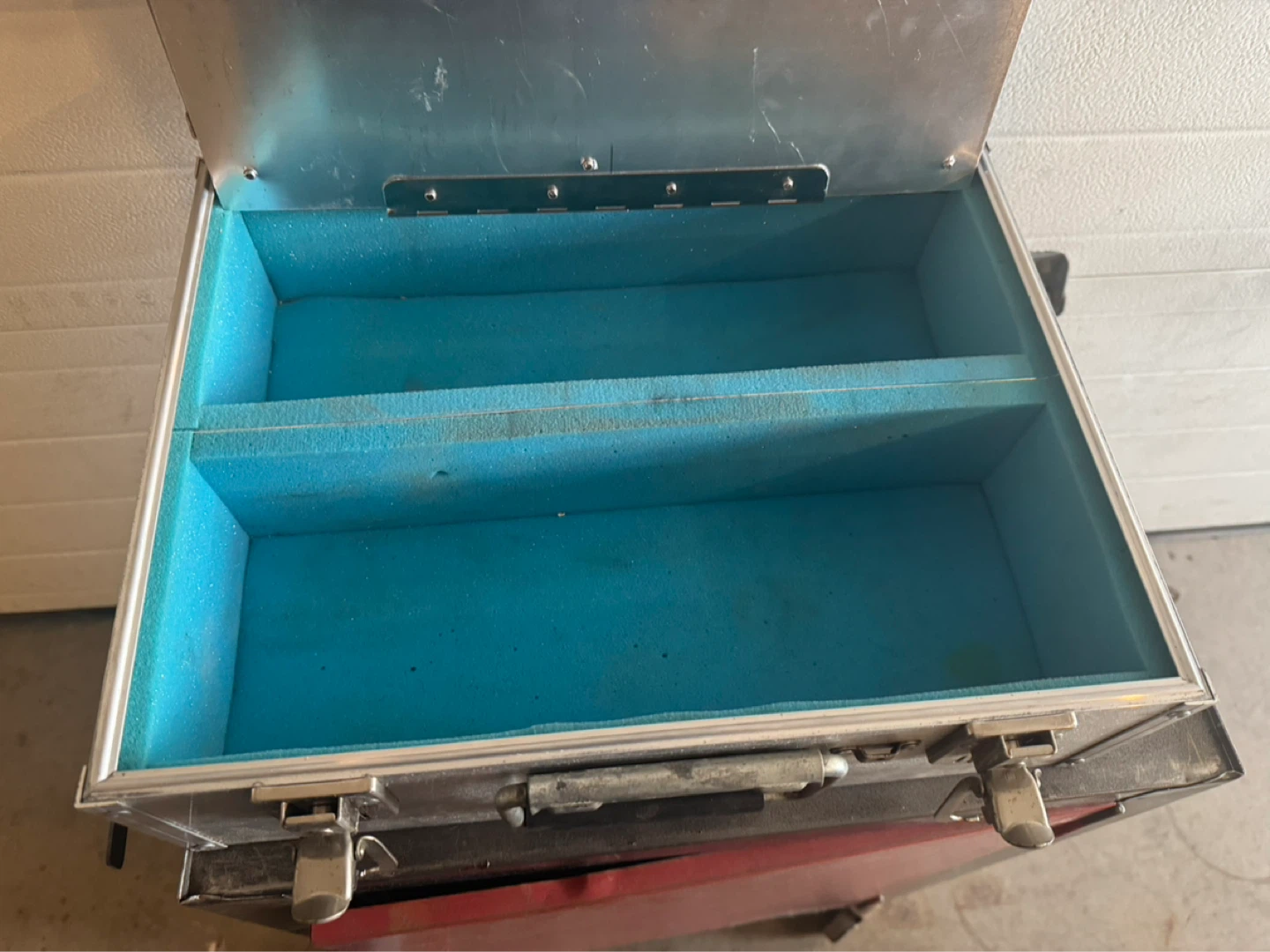 Large Aluminum Toolbox with Tool pouches - photo 4