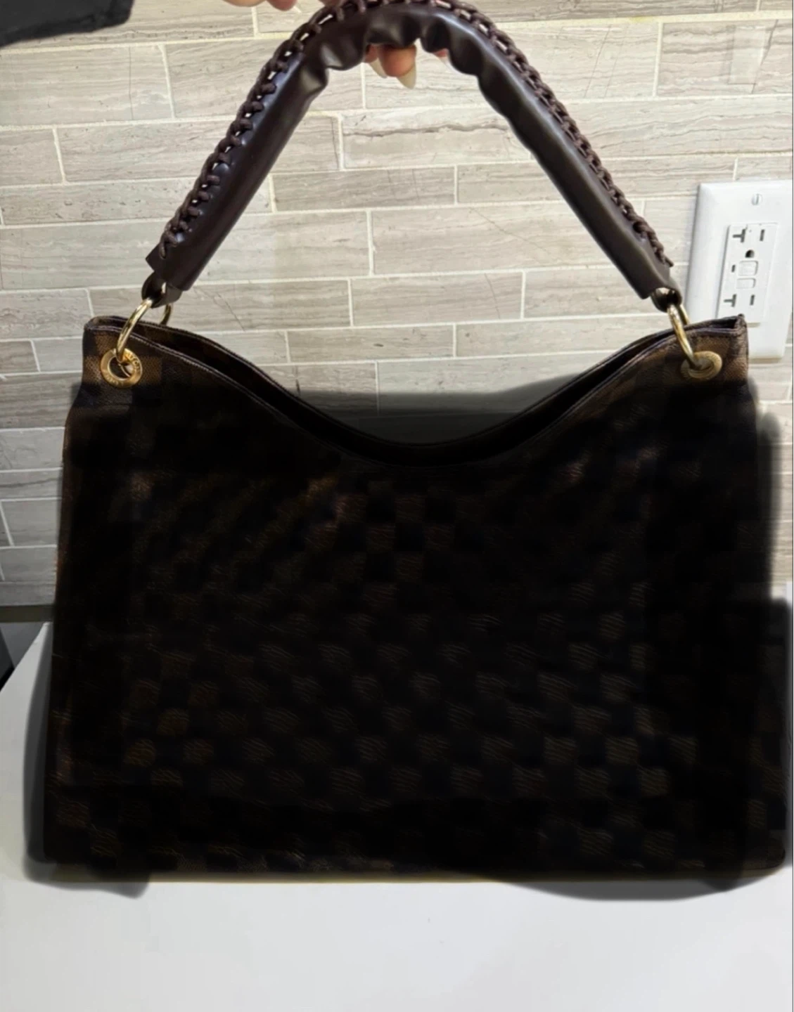 Women’s purse message for full photo