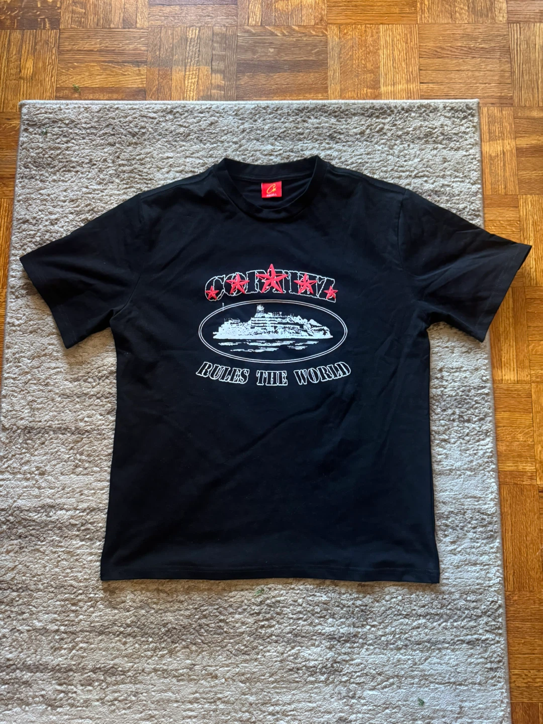 Corteiz Tee size small (fits like medium)