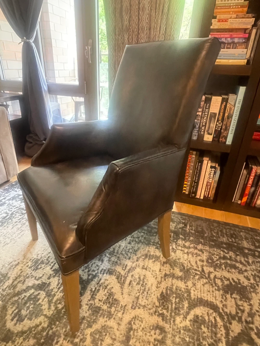 Restoration hardware table & leather chairs - photo 4