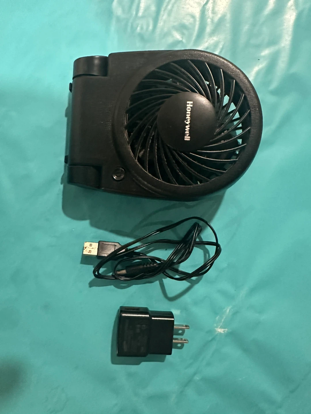 Honeywell Personal USB Fan with AC Adapter - photo 2