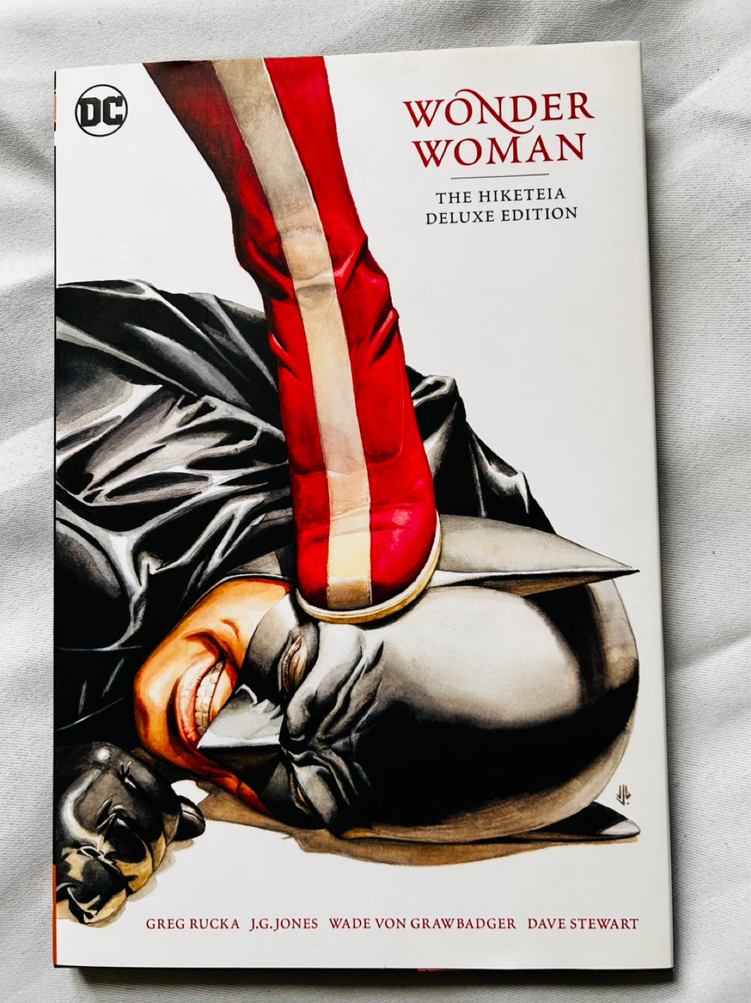 [HARD COVER WONDER WOMAN]  [FAMOUS COVER]