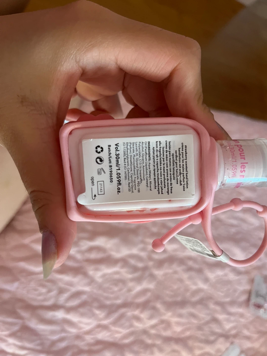 Bath & Body Works Hand Sanitizer Holder - photo 2
