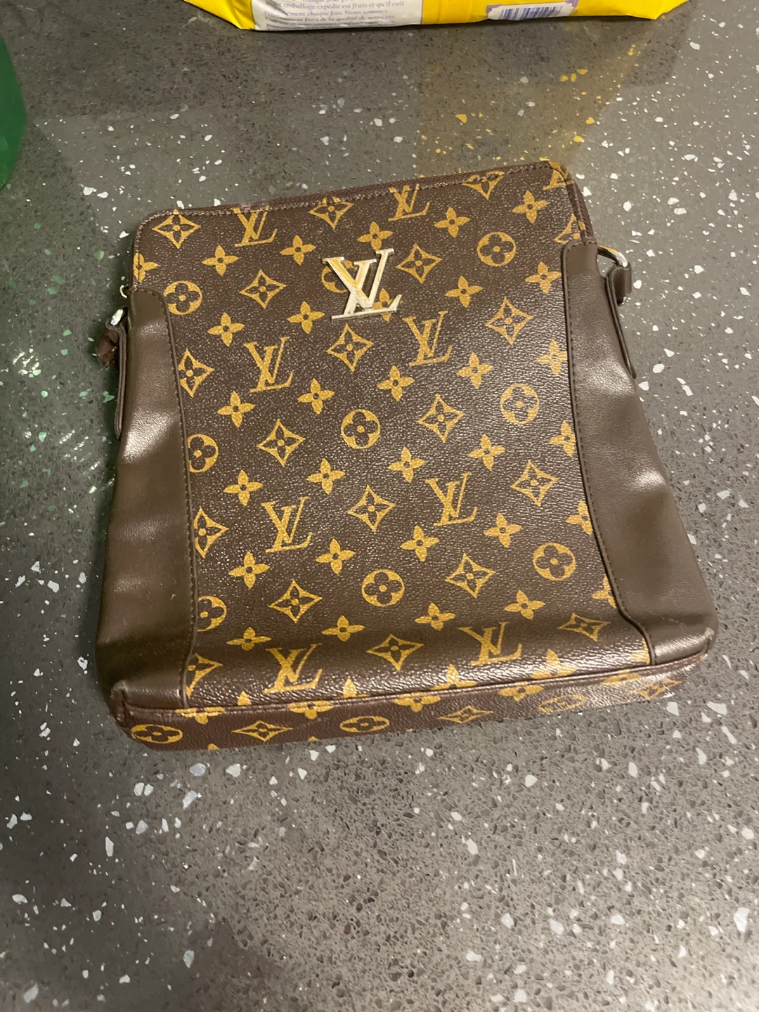 Louis Vuitton Monogram Canvas Messenger Bag