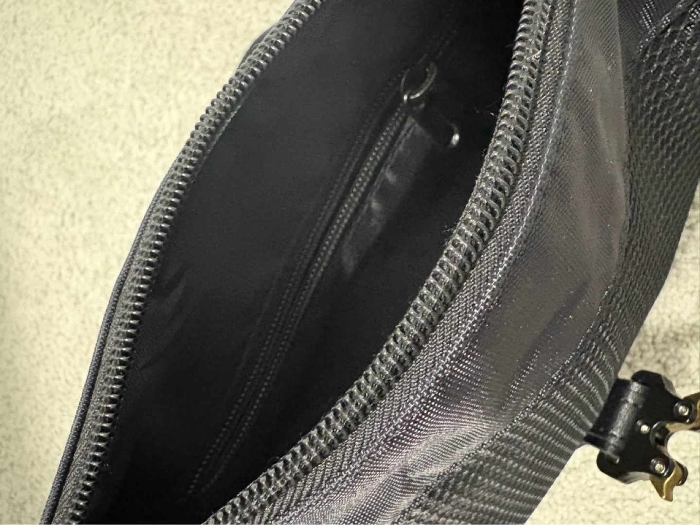 Trapstar Black Crossbody Bag - photo 3