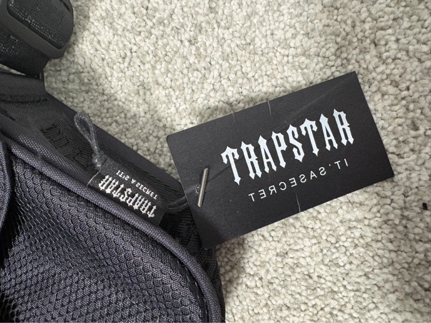 Trapstar Black Crossbody Bag - photo 2