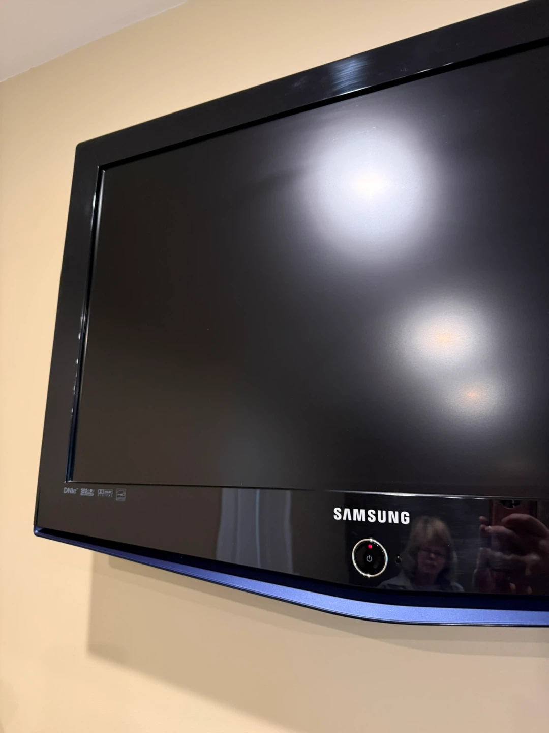 Samsung 32 inch Flat Screen TV - photo 4