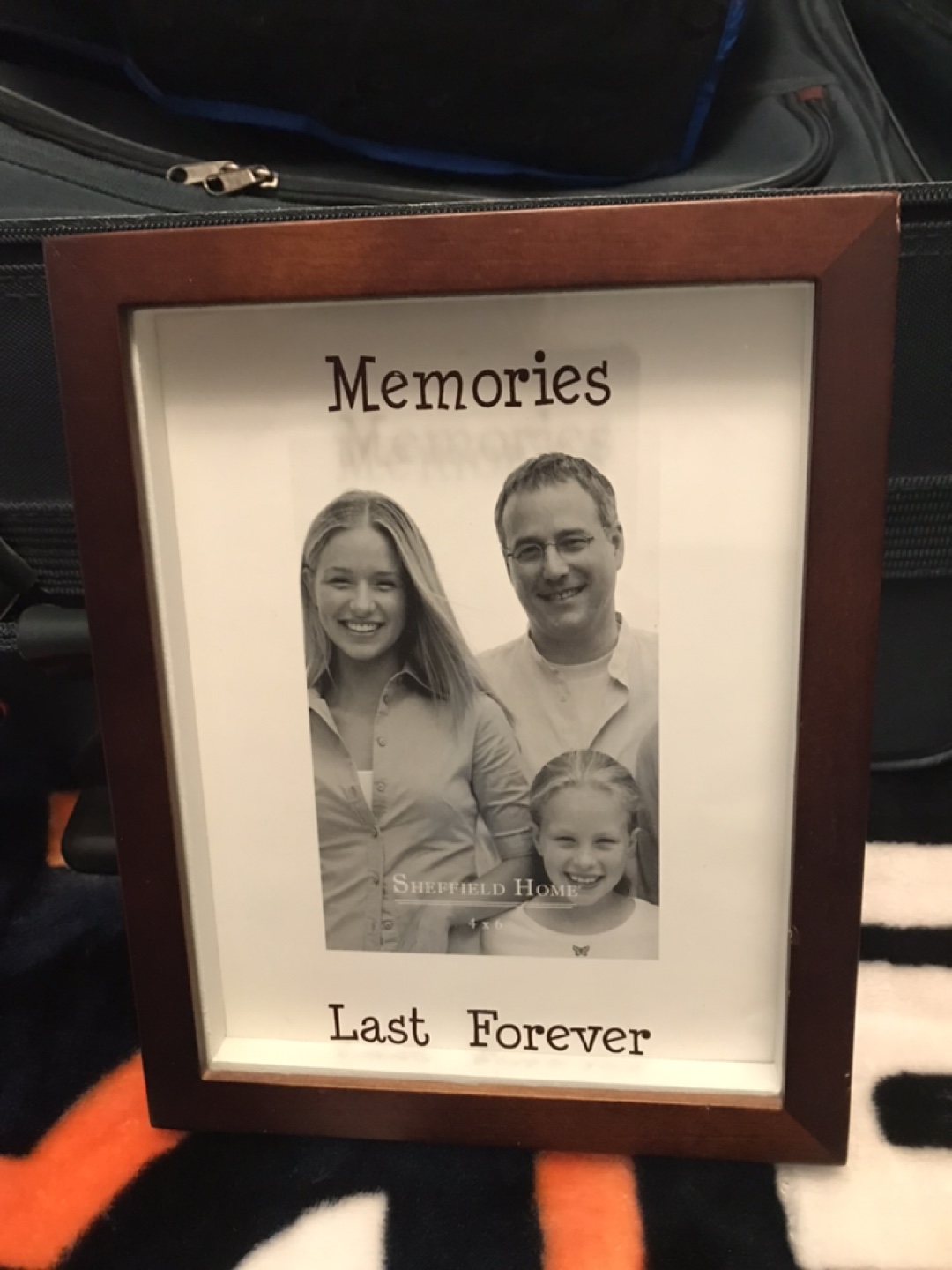 Sheffield Home "Memories Last Forever" Photo Frame