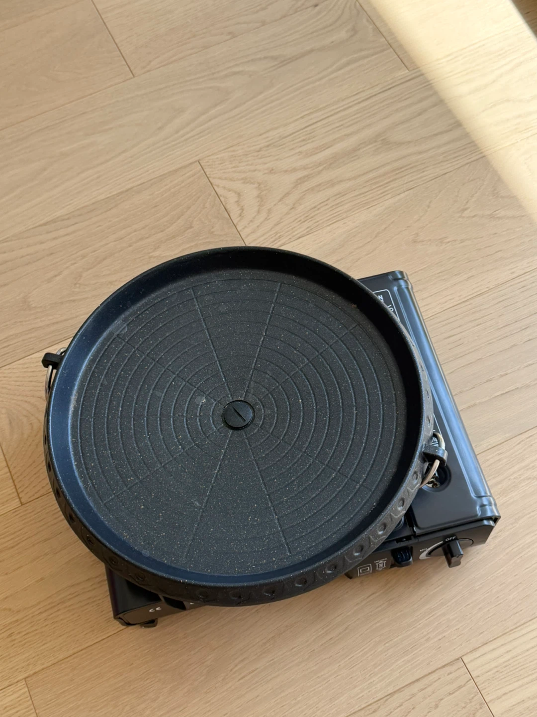 Portable Gas Stove with Korean Griddle Pan - photo 2