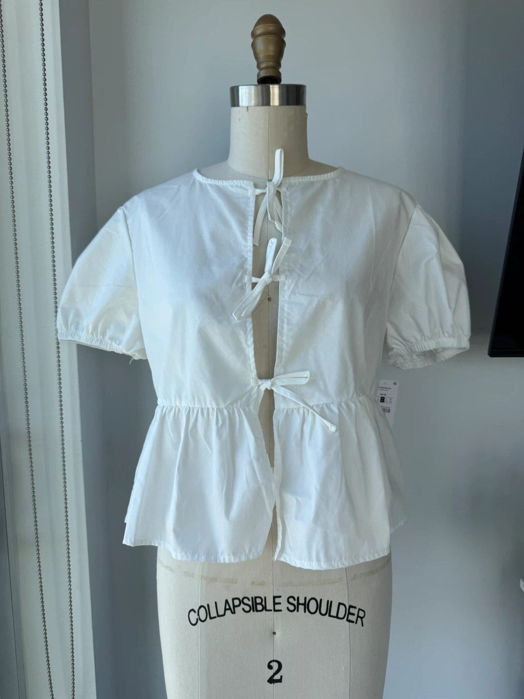 ⚽️Ardene White Peplum Top with Tie Front - Size M/M