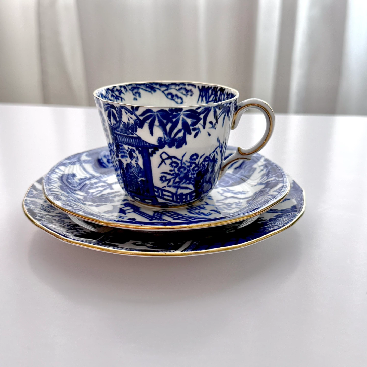 Set for 12 Royal Crown Derby Mikado teacup trios - photo 5