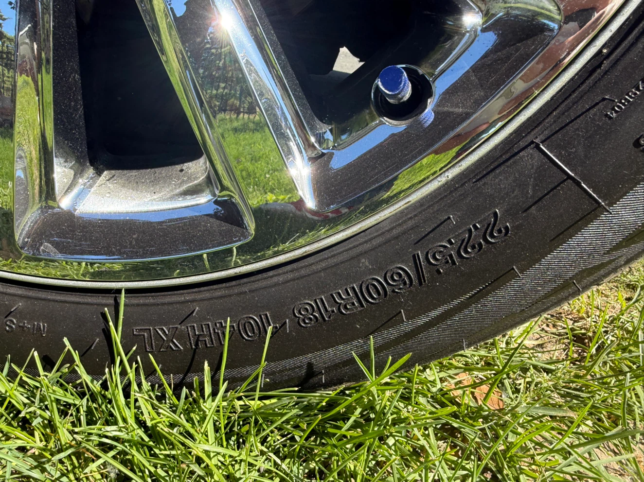 Chrysler 300 2012 rims and tires - photo 2