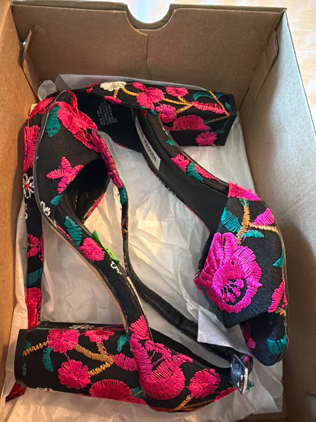 Steve Madden Embroidered Heels size 6.5 US - photo 3