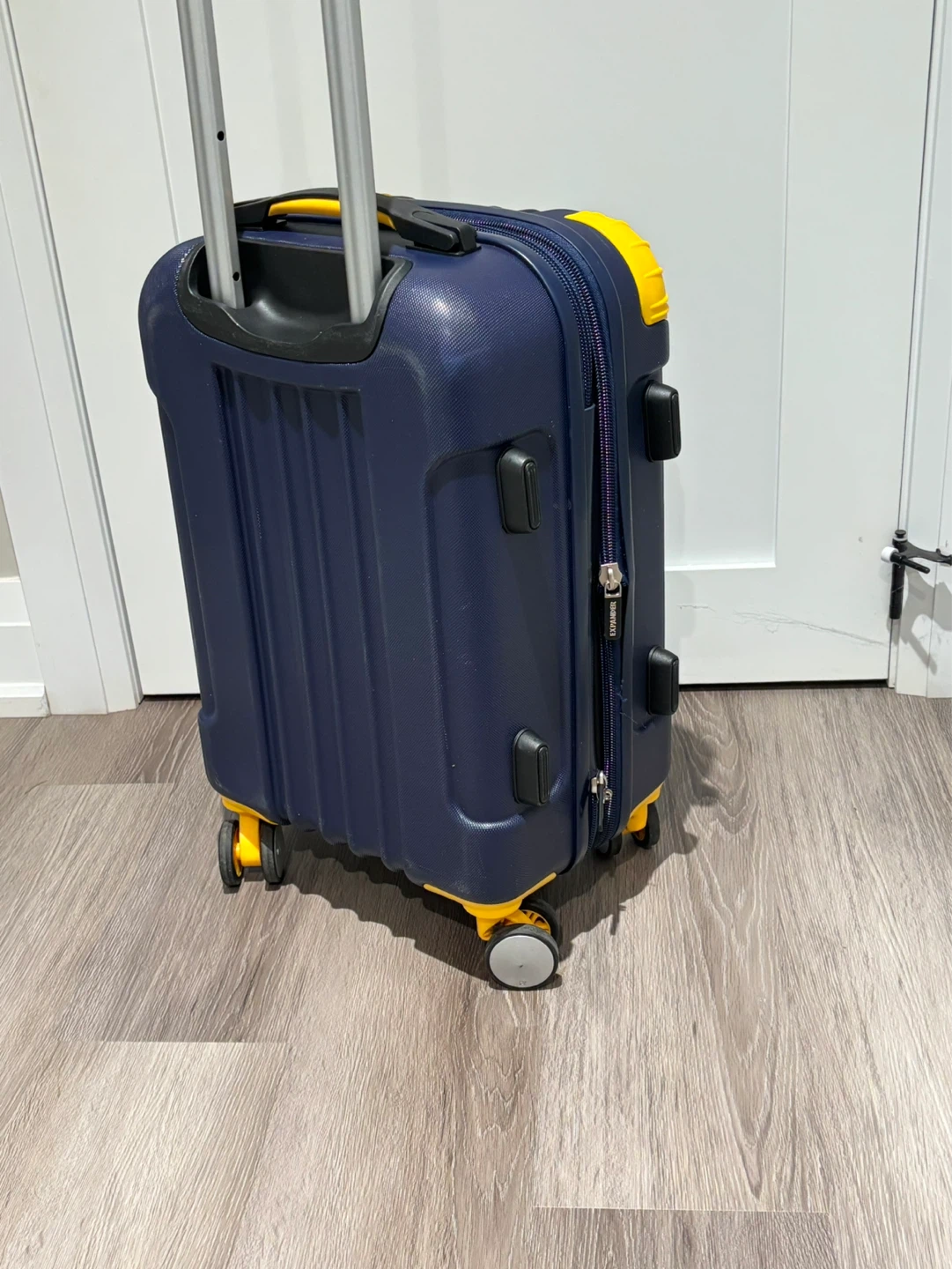 carry on luggage spinner IT navy blue and yellow - photo 4