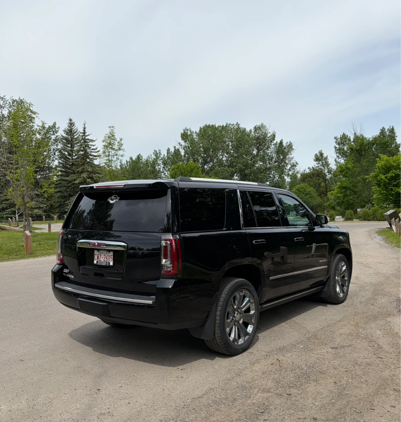 Black 2016 GMC Yukon Denali SUV - photo 2