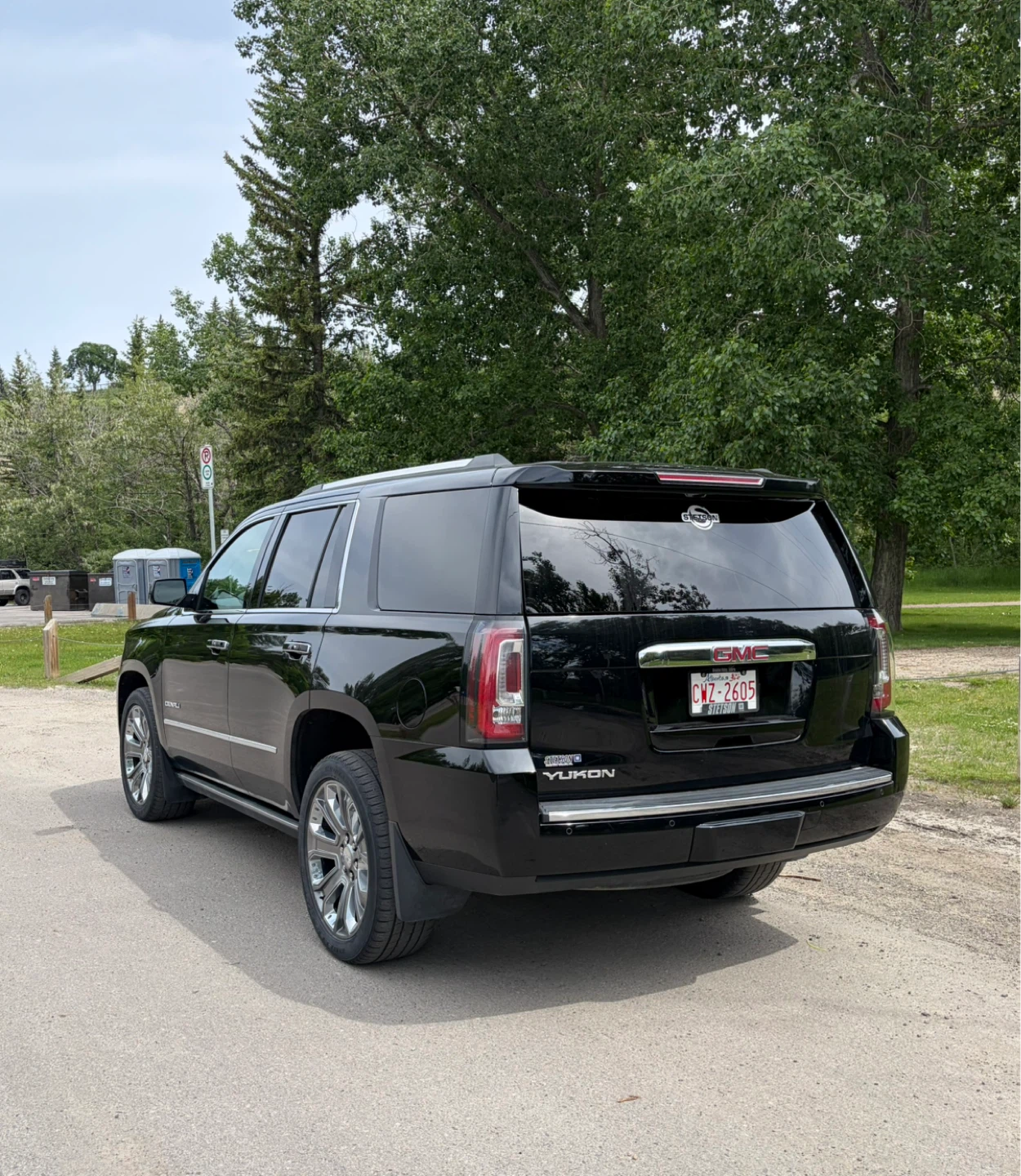 Black 2016 GMC Yukon Denali SUV - photo 3