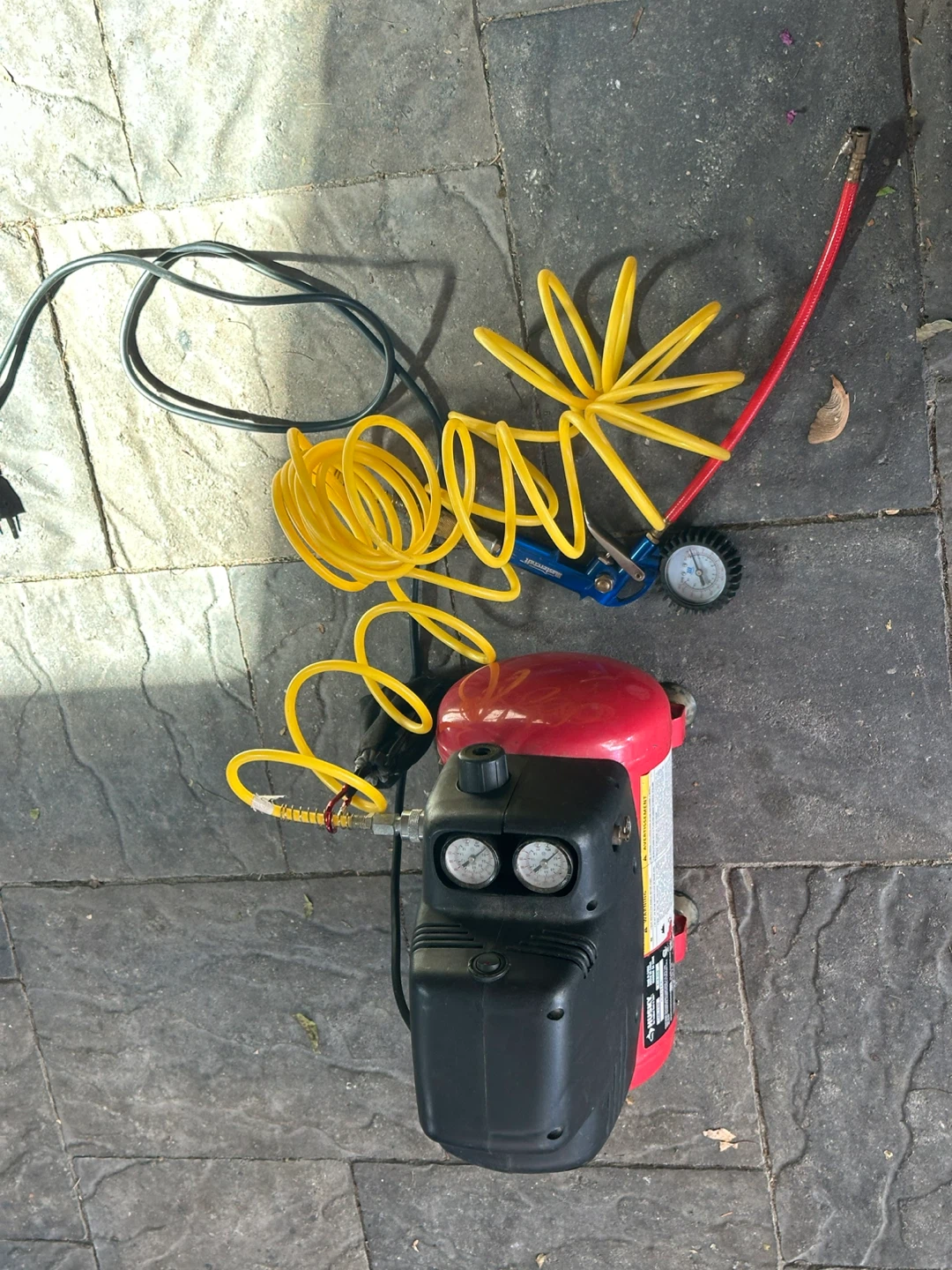 Husky 2 Gallon Oil-Free Air Compressor - photo 3