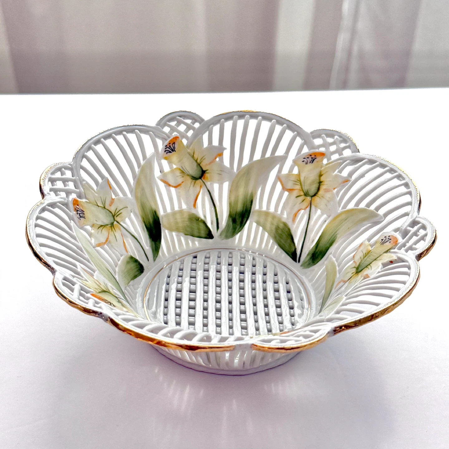 Vintage Romanian lattice porcelain daffodils bowl - photo 3