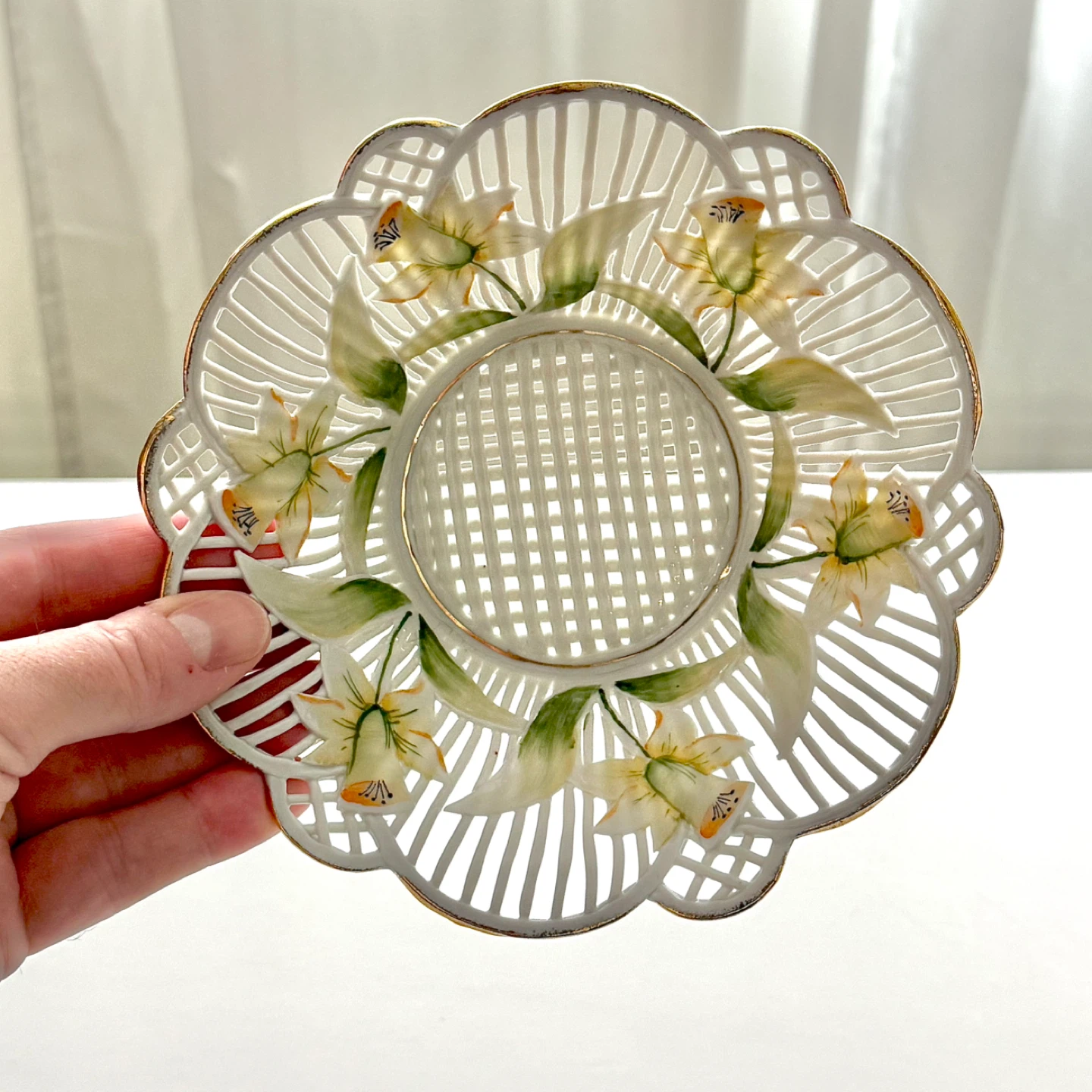 Vintage Romanian lattice porcelain daffodils bowl - photo 5