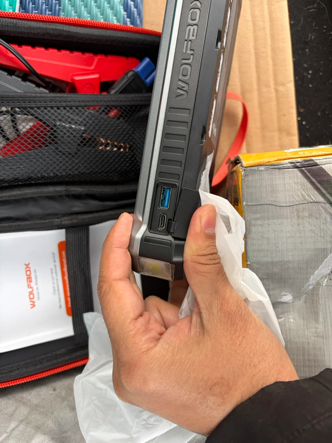 WOLFFBOX 4000A Jump Starter with Accessories - photo 4