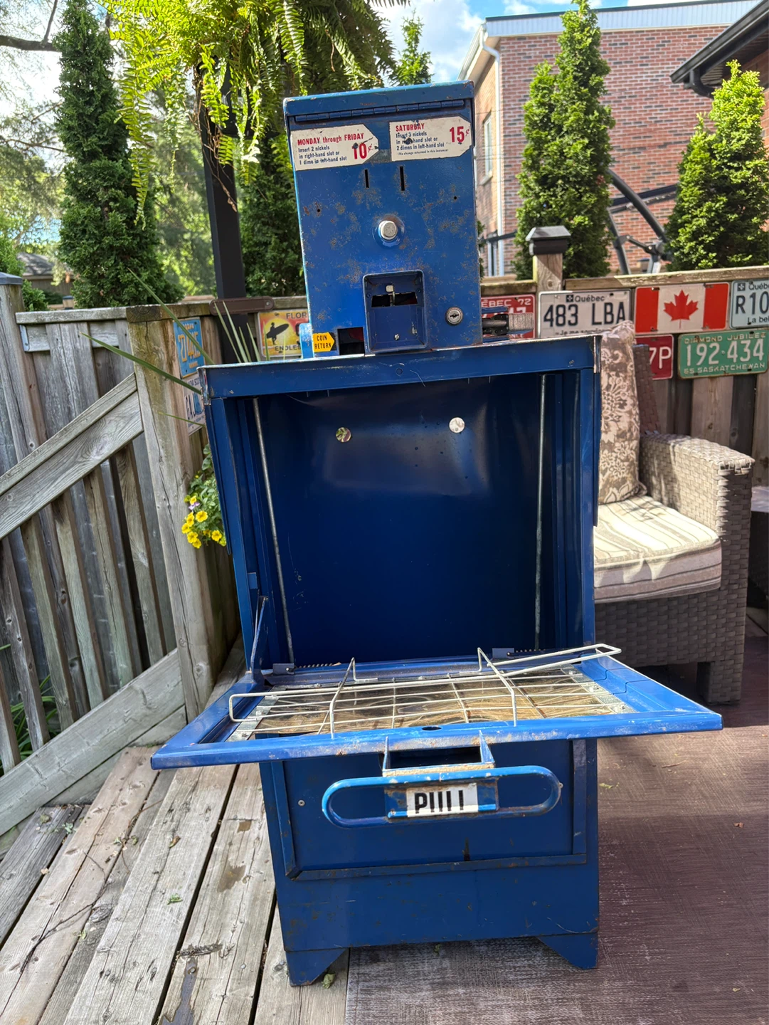 Vintage Montreal Star Coin-Operated Newspaper Vending Machine - photo 4