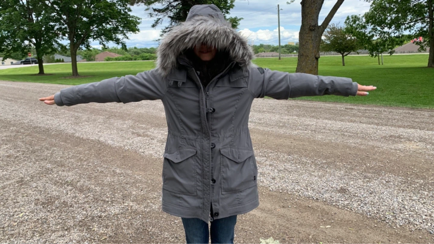 Ladies Grey Hollister with Fur-Lined Hood - Size Large ⚽️