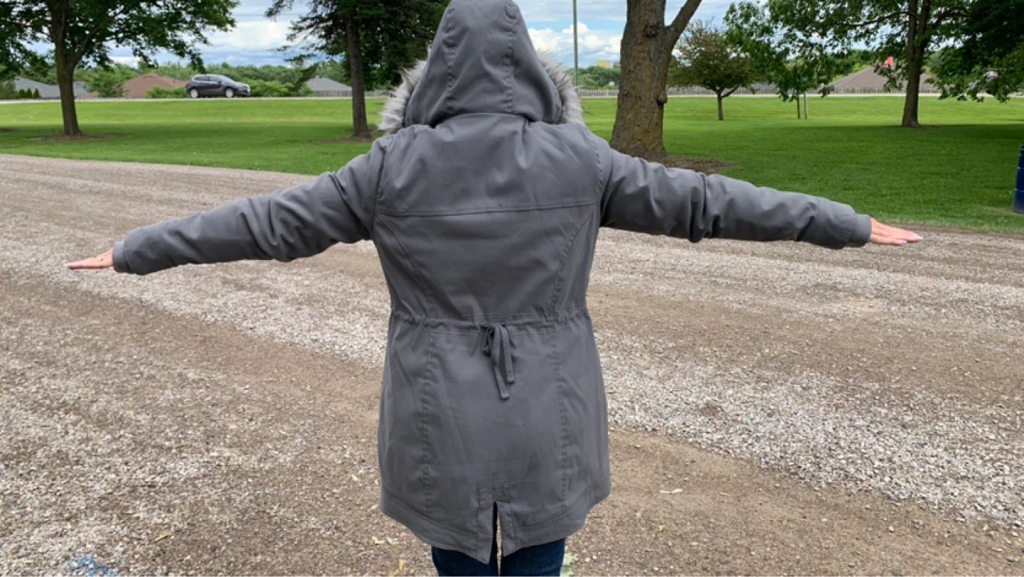 Ladies Grey Hollister with Fur-Lined Hood - Size Large ⚽️ - photo 2