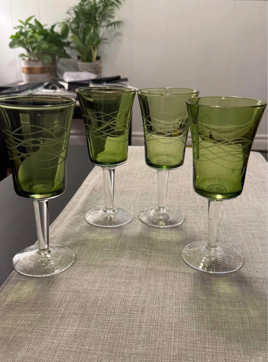 Set of 4 Green Stemmed Glasses