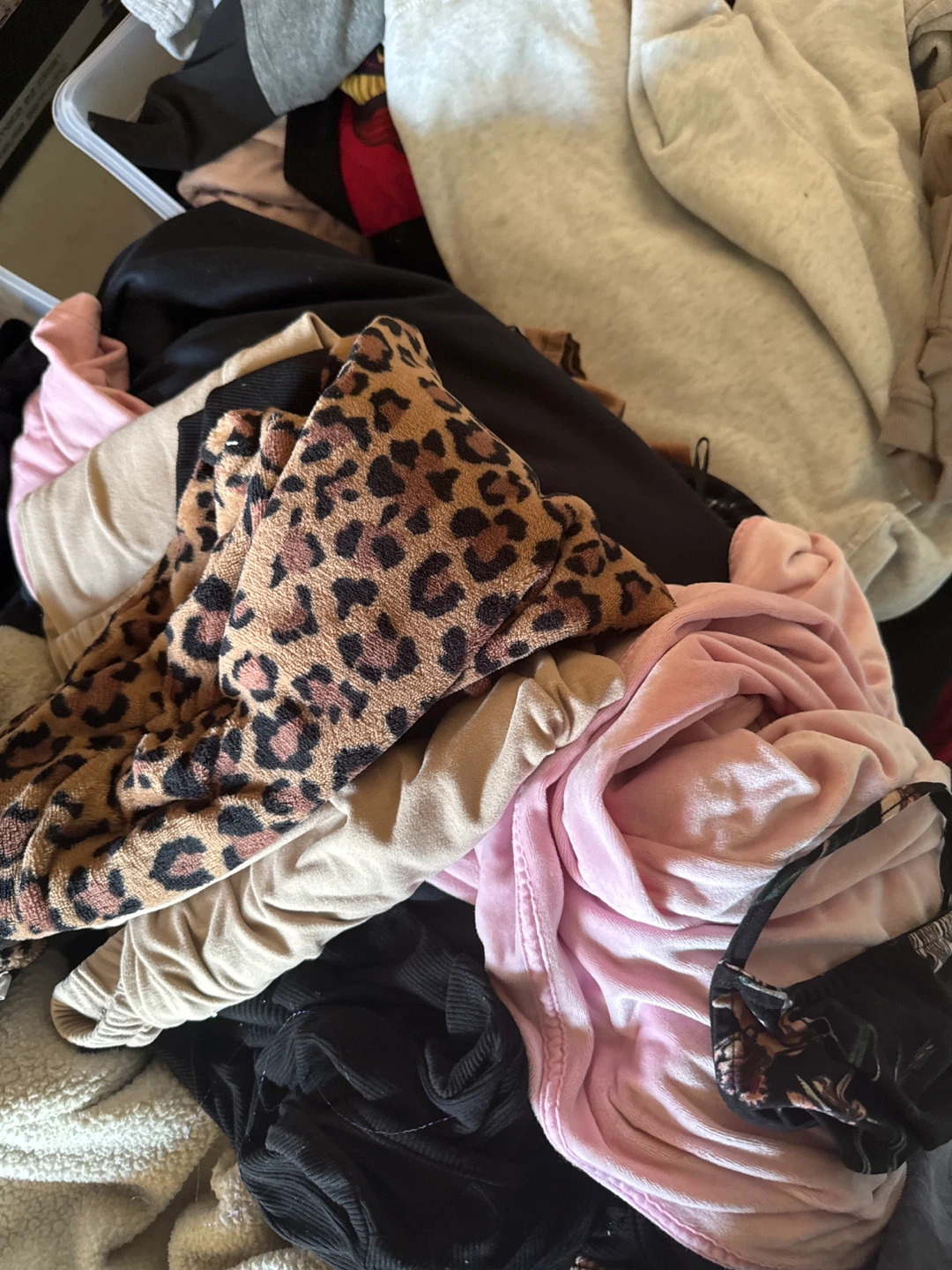 Two large Mixed pallet of clothing - photo 5