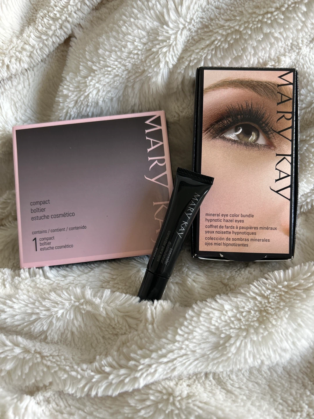 Mary Kay compact and cosmetics