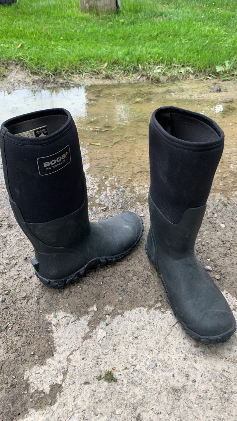 Bogs Waterproof Boots - Men’s Size 9 ⚽️