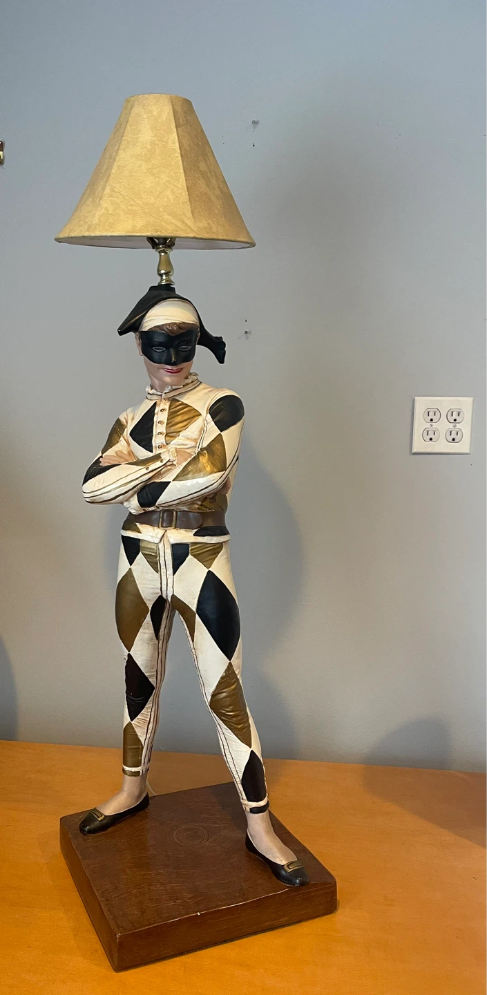 Harlequin Lamp with Diamond Pattern Outfit
